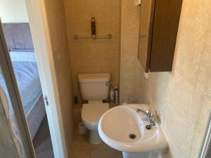 3 bed town centre apartment with 2 parking bays