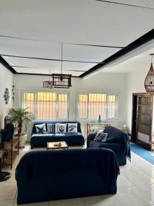 Casa ampla com piscina na enseada