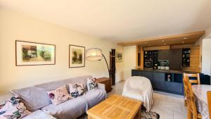 Résidence Capricorne - Appartement entièrement rénové · Au pied des pistes · Balcon MAE-4974