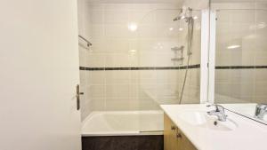 Résidence Les Pleiades - Appartement rénové · Centre station · Balcon · Parking couvert MAE-8234