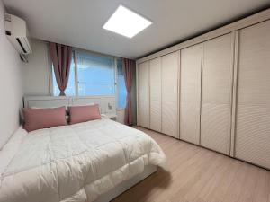 Pyeongnaehopyeong Station Small Apartment