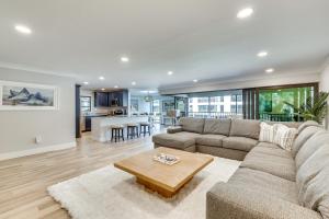 Luxury Sanibel Condo with Ocean View Steps to Beach