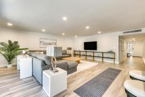 Luxury Sanibel Condo with Ocean View Steps to Beach