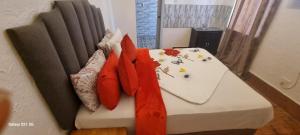 Neo & Ruks Guest House Boston Belleville 9