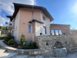 The Mirrors GuestHouse - Къщата с огледалата