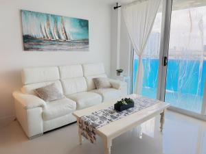 1 SPRING PROMO - Sunny Isles Seaview Condo, Walk to Beach, Amazing Amenities