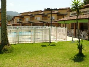 Linda casa em condomínio