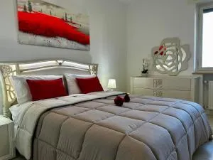 Luxury Krystal Apartment in center of Pordenone - Порденоне