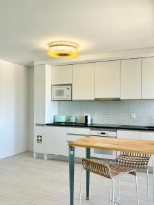 Casa Blue Benagil - Ocean View , Newly Renovated Apartment Walkable to Benagil