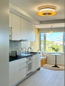 Casa Blue Benagil - Ocean View , Newly Renovated Apartment Walkable to Benagil