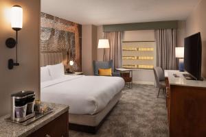 King Room room in Hilton Lexington Downtown