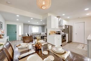 Mtn-View Home about 8 Mi to Joshua Tree Natl Park!