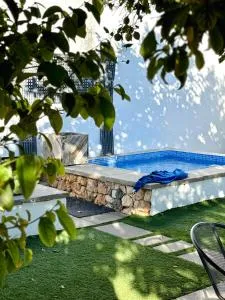 Casa da Artista - Stylish House with Plunge Pool and Lush Garden close to Beach - Estômbar