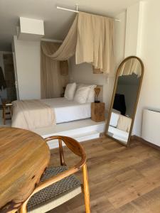 Maisons de vacances A 4 minutes de la plage, avec Jacuzzi et Sauna : photos des chambres