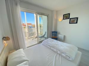 Appartement avec vue mer, piscine et WiFi - FR-1-709-82