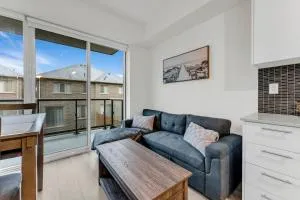 Luxury Spacious Apartment 10 min to Airport Wifi - Brampton