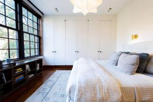 10-3 Designer East Village 3BR Triplex Townhouse
