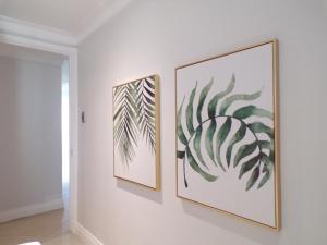 Harbor Hideaway - Ships in Port