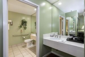 Double Room - Disability Access room in Campbell Inn Hotel