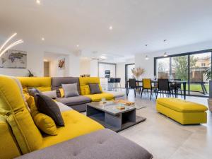 Maisons de vacances Gite spacieux avec jardin, spa, babyfoot et parking prive - FR-1-306-1292 : photos des chambres