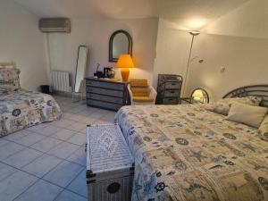 Sainte-Maxime: T2 mezzanine, piscine, parking, animaux acceptés - FR-1-780-88