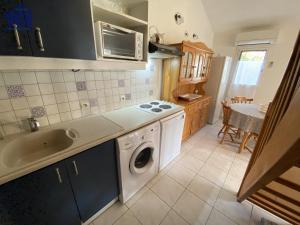 Pavillon 6 pers clim, piscine, parking privé, proche plage - FR-1-781-80