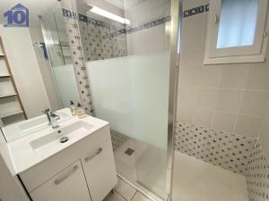 Pavillon climatisé avec piscine, proche plage, 2 chambres - FR-1-781-81