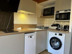 Maison pour 6 à Saint Pierre la Mer avec piscine et espace extérieur - FR-1-229D-152