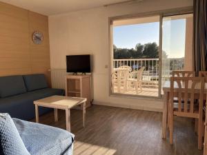 Appartements Appartement 2 pieces avec terrasse et piscine a Balaruc-les-Bains - FR-1-553-286 : photos des chambres