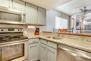 Expansive Canyons Ski Retreat with Community Pool!