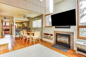 Expansive Canyons Ski Retreat with Community Pool!