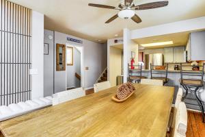 Expansive Canyons Ski Retreat with Community Pool!