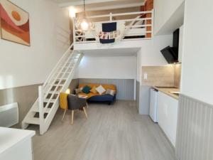 Appartement T2 Mezzanine - Front de mer - Parking privé - 4 personnes - St-Pierre-la-Mer - FR-1-795-51