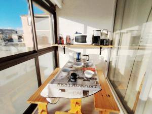 Appartement T2 Mezzanine - Front de mer - Parking privé - 4 personnes - St-Pierre-la-Mer - FR-1-795-51