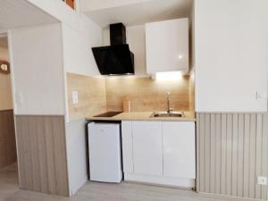 Appartement T2 Mezzanine - Front de mer - Parking privé - 4 personnes - St-Pierre-la-Mer - FR-1-795-51