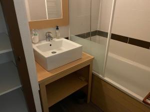 Appartement avec piscine, wifi, près de la plage, pour 6 personnes à Arzon - FR-1-775-17