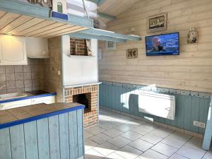 Maisons de vacances Maison renovee proche mer avec piscine chauffee, tennis, WiFi, parking prive - Bretignolles-sur-Mer - FR-1-224A-72 : photos des chambres