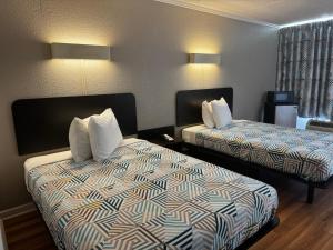Quadruple Room - Smoking room in Motel 6-Tifton GA