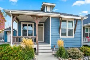 Little Blue Bird Cottage - Laurel