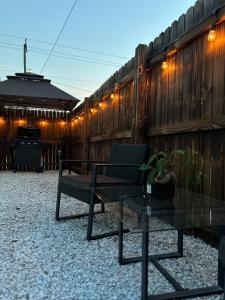 Cozy Getaway Pet Friendly 10 min Busch Gardens
