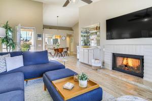 Luxe Desert Falls Country Club Condo with Mtn Views!