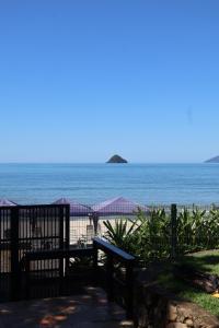 Casa Deliciosa em Condo c Piscina Frente ao Mar