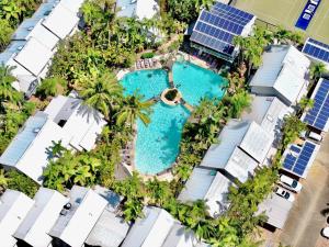 Coastal Modern 3 Bedroom Townhouse