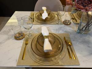 Two Bedrooms, Two Bathrooms, Fully Furnished, Executive Apartment