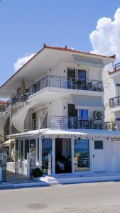 Cocoon Hotel-Beach bar