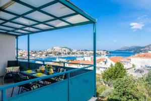 Apartment Radovan - One-Bedroom Apartment with Balcony and Sea View