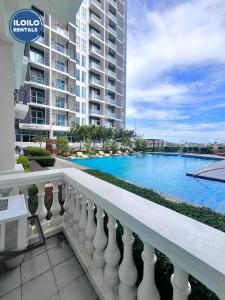 Simple, Modern Cozy Condo in Lafayette Park Square