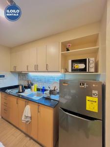 Simple, Modern Cozy Condo in Lafayette Park Square