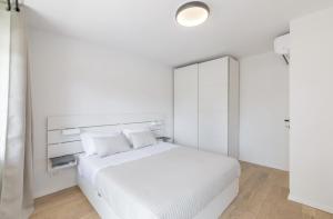 Apartments with WiFi Split - 23697