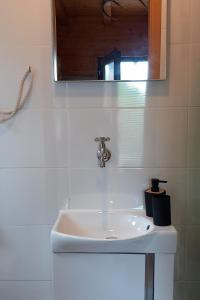 Secluded holiday house Kali, Ugljan - 23713